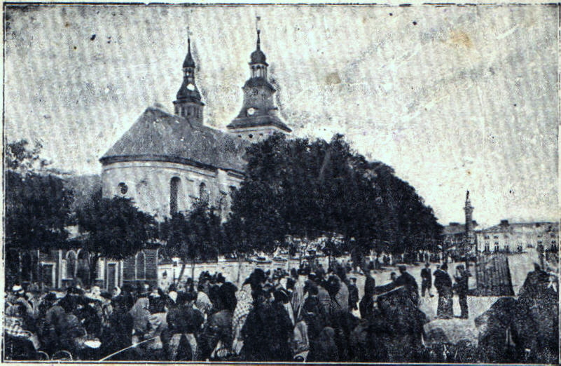 Postcard view of Piotrkow, Rynck Maslany (Butter Market square)